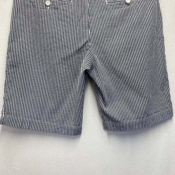 Vince Pleated Stripes Seersucker Shorts Mens Size 32 Gray-White Puckered Texture - Picture 11 of 16